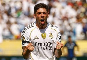 队长一块砖哪里需要哪里搬！阿隆索手下巴尔韦德首次踢边后卫